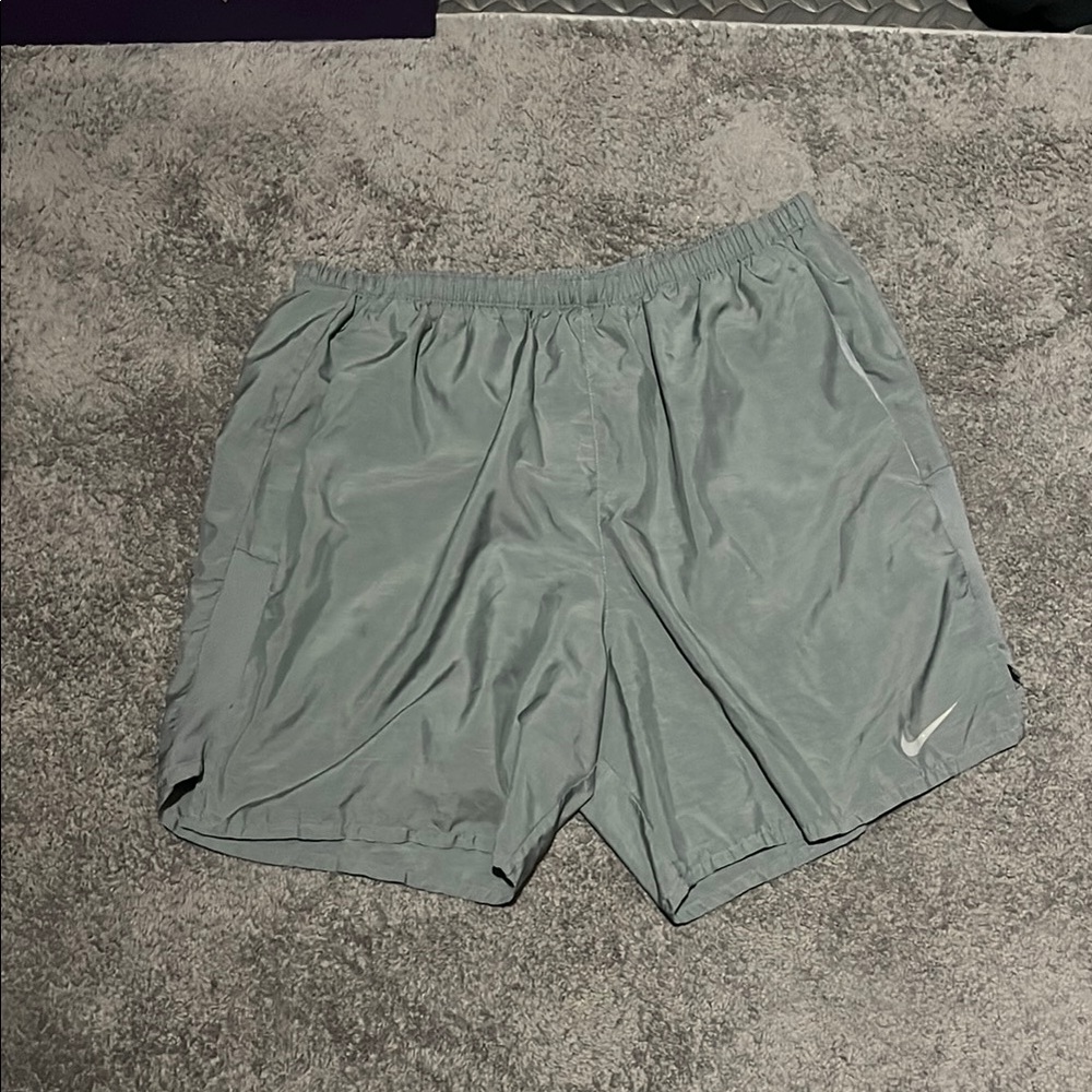 Nike Gray Athletic Shorts Lightweight Performance 5” inseam